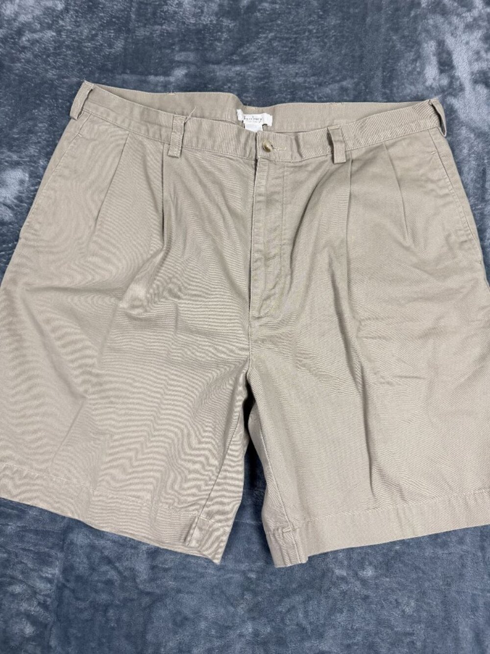 Turnbury Mens Pleated Beige Khaki Shorts Size 40